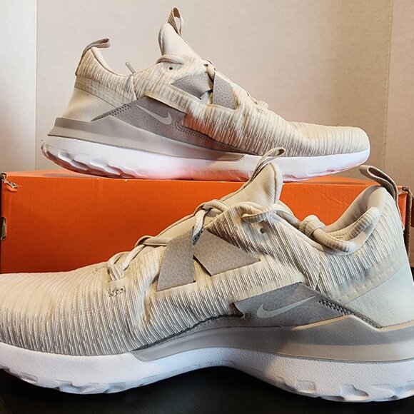 NIB Sz10🔥Nike RENEW ARENA  New Mens Off White Casual Training Shoes AJ5903-100 - Picture 2 of 9